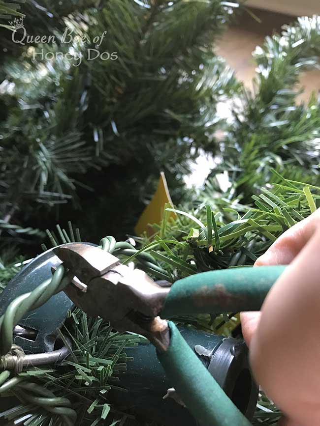 How to Splice Christmas Tree Lights