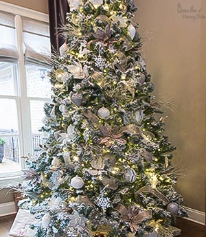 How To Decorate A Christmas Tree Professionally With Ribbon Deals ...